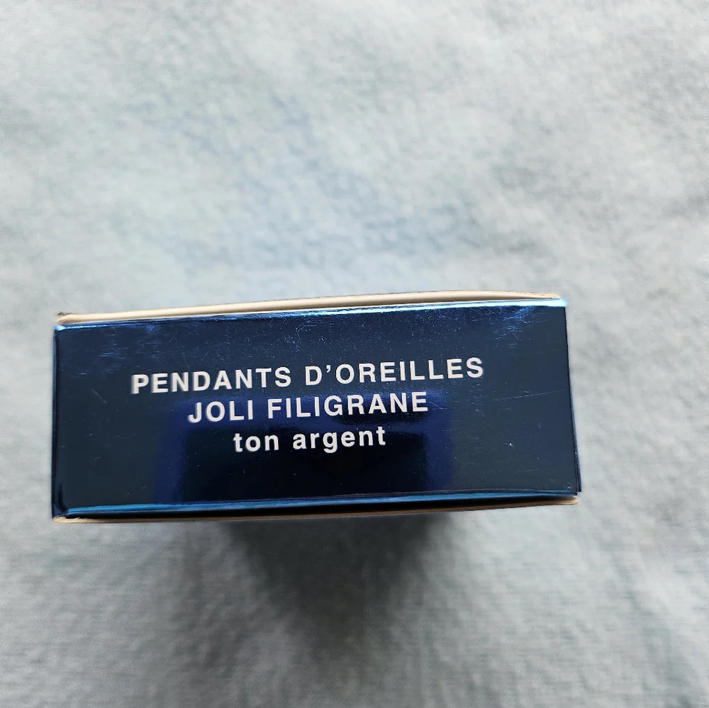 Avon Filigree Chandelier Pierced Earrings, Silvertone, NIB - Picture 11 of 11